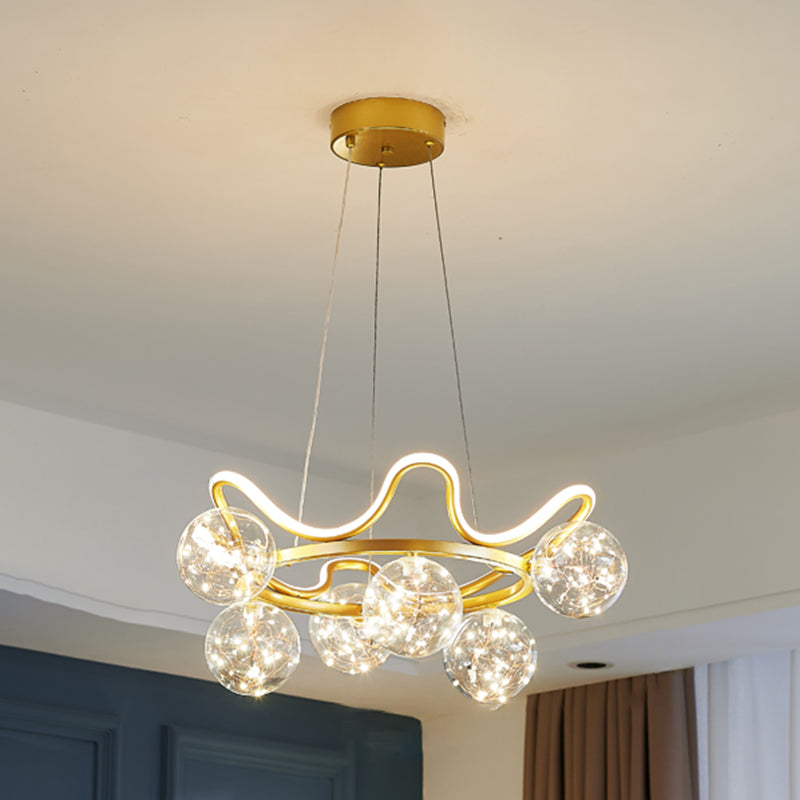 Éclairage de lustre simple en or