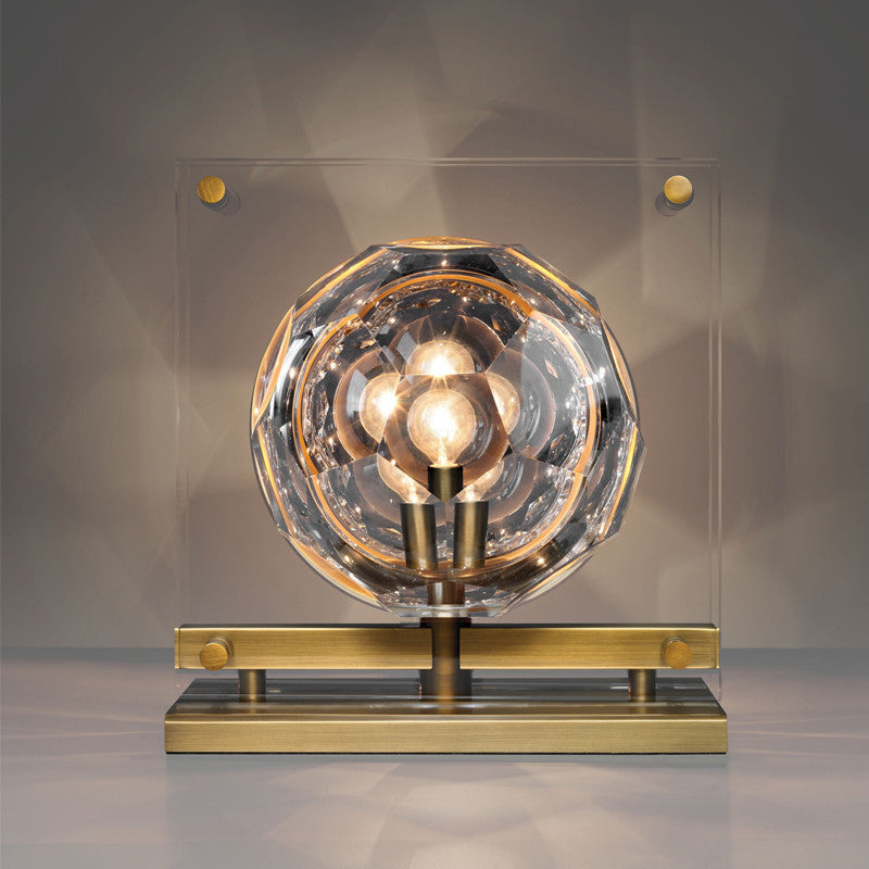 1 table de chevet de tête Lumière de bureau en or moderne avec ombre en cristal de coupe à main ovale