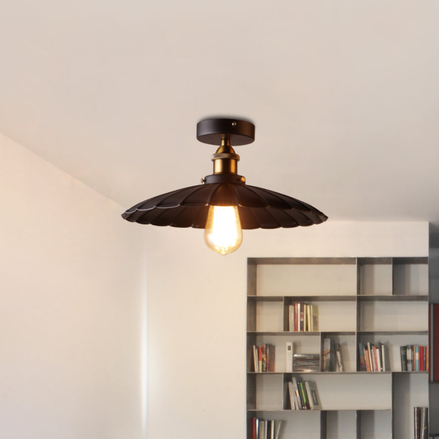 Noir près de lampe à plafond style industriel metal de plafond évasé