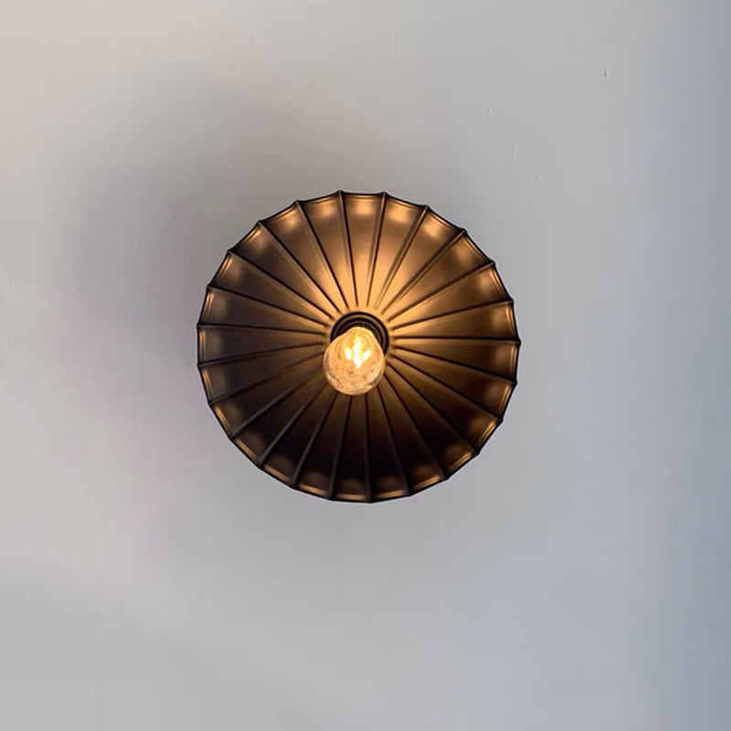 Noir près de lampe à plafond style industriel metal de plafond évasé