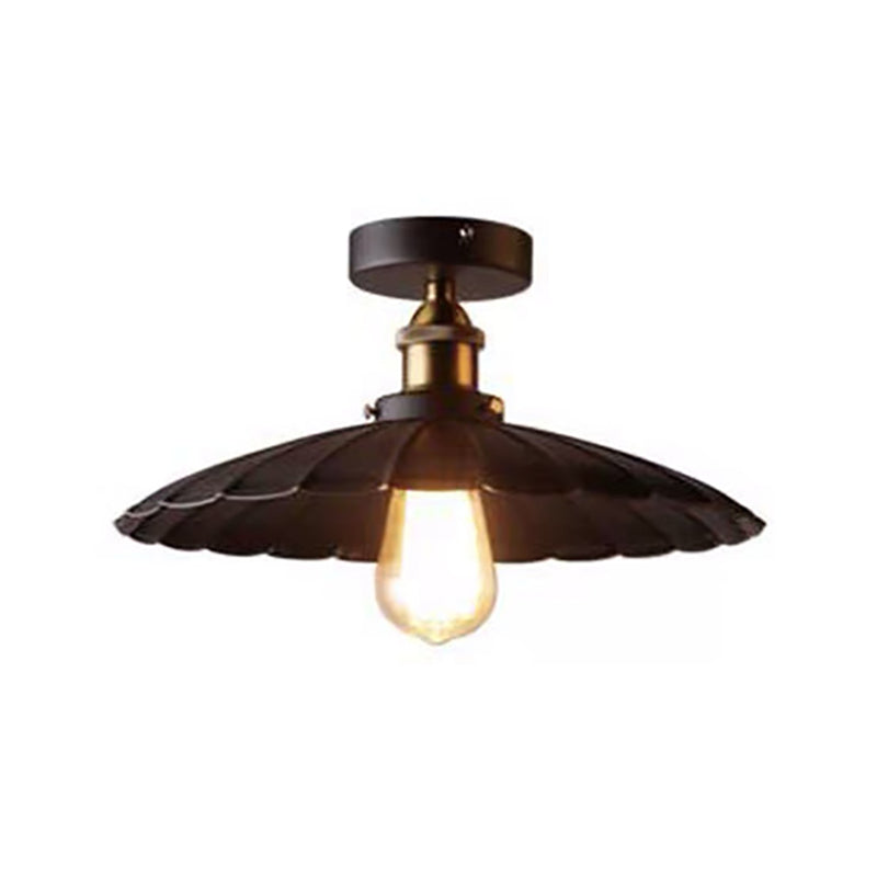 Noir près de lampe à plafond style industriel metal de plafond évasé