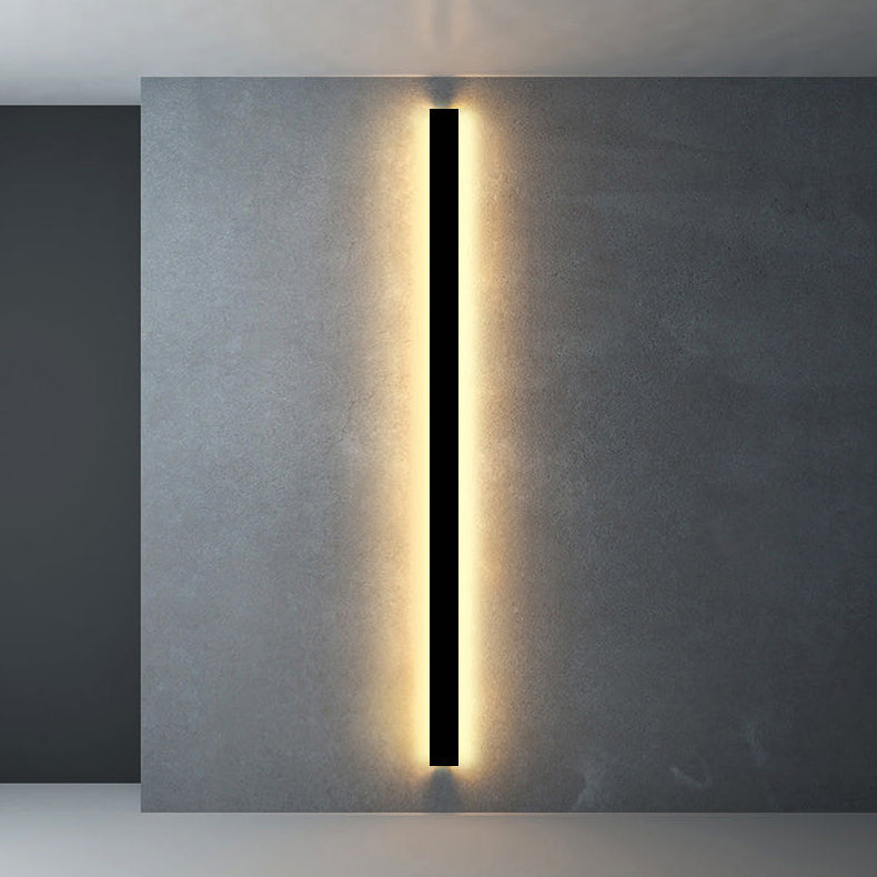 Linear Shape Metal Wall Light Modern Style 1 Light Wall Mounted Light in Black