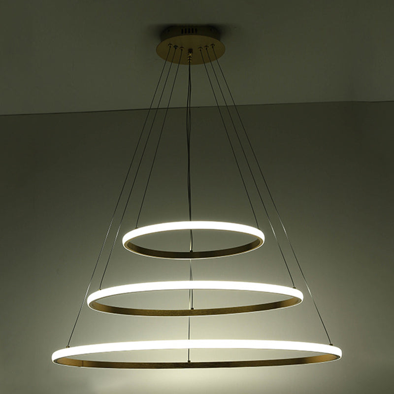 Fissaggio del lampadario minimalismo a 3 livelli lampadario a LED in metallo
