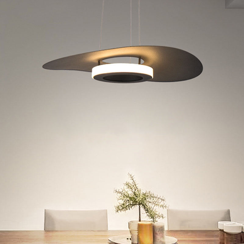 Lámpara de aluminio con lámpara LED moderna con estilo de aluminio.