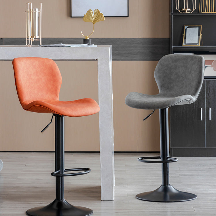Taburete de bar interior de cuero contemporáneo con altura ajustable y respaldo bajo