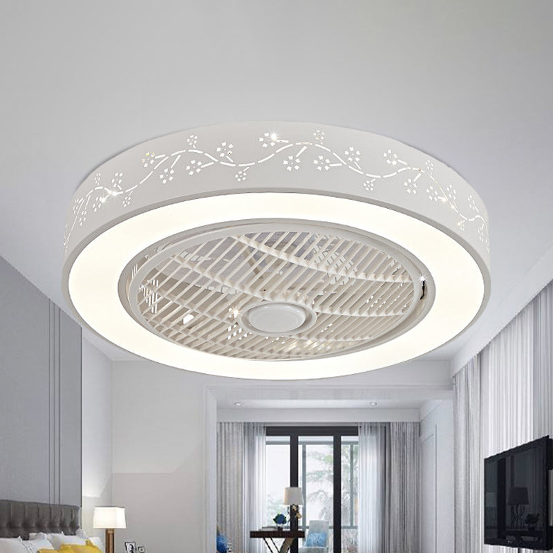 Blumen/quadratische Metalllüfter Leuchtdichte zeitgenössische LED 21,5 "W Schlafzimmer Halbflush -Halterung in Weiß mit 4 Klingen