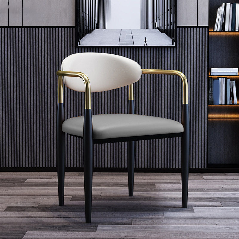 Silla de comedor moderna de cuero mate con brazo abierto para sala de reuniones