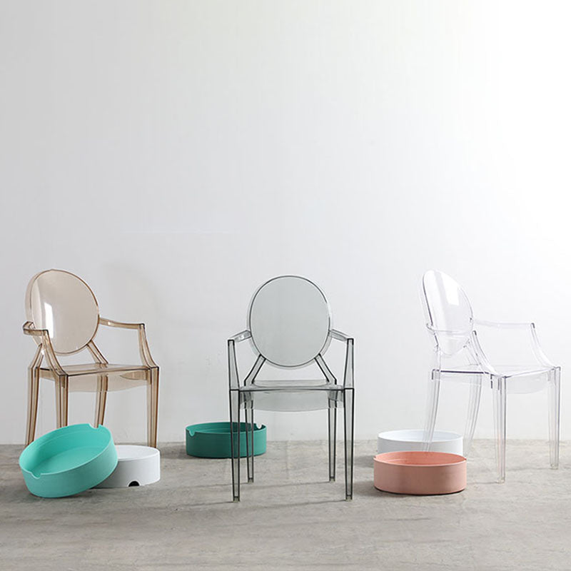 Silla lateral plástica apilable de comedor con parte posterior abierta del brazo de diseño nórdico