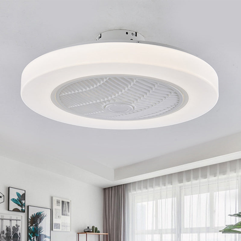 Zeitgenössischer Kreis Anhänger Lüfterbeleuchtung LED Acryl -halb Flush Deckenleuchte in Weiß mit 3 Klingen, 23 "breit