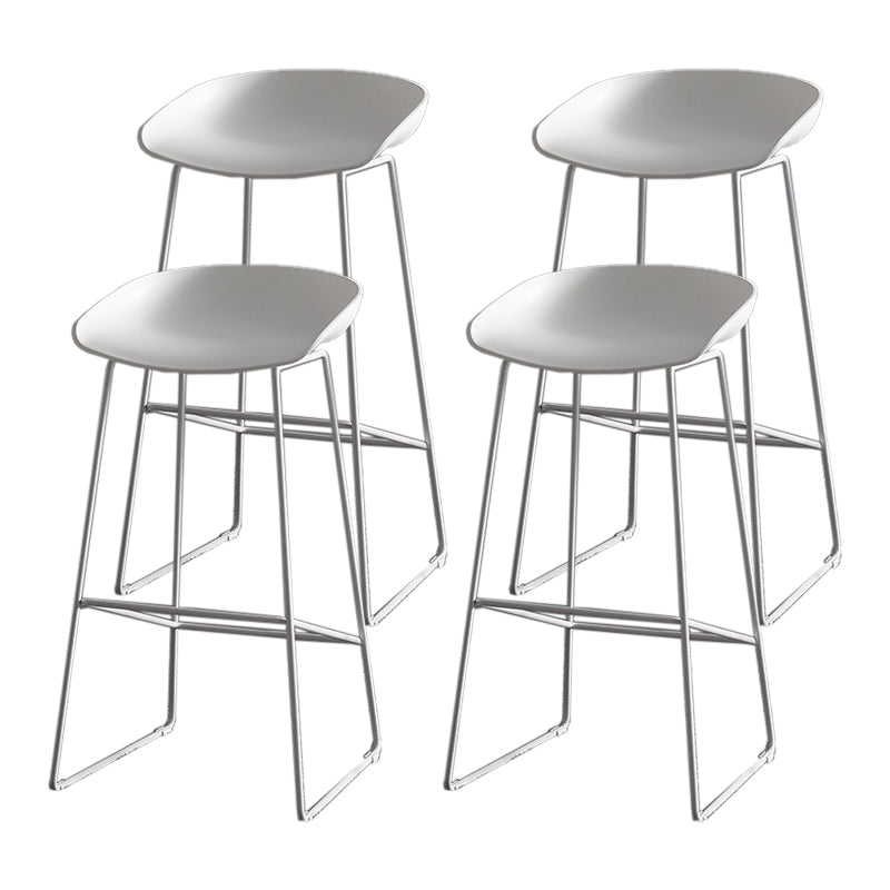 Moderne Style-Hop-Höhlen-Eisenschlittenbeine PP Eimer Sitz für Küchenbars