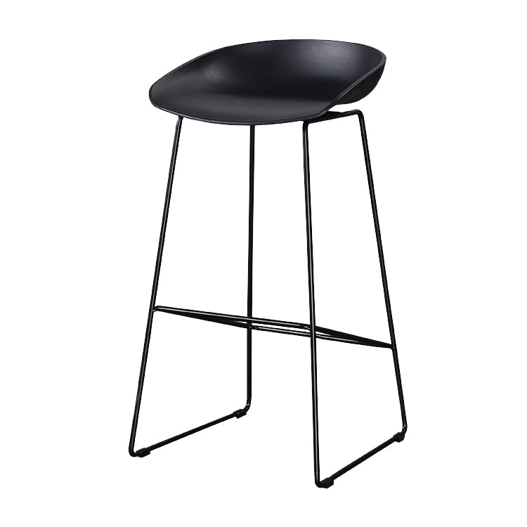 Moderne Style-Hop-Höhlen-Eisenschlittenbeine PP Eimer Sitz für Küchenbars