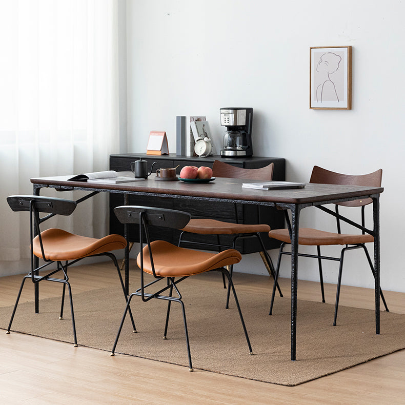Traditionele luxe eettafel Bruine vaste houten eettafel met metalen basis