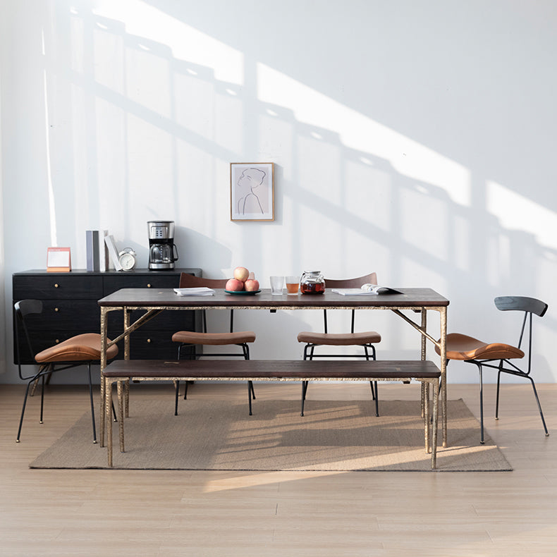 Traditionele luxe eettafel Bruine vaste houten eettafel met metalen basis