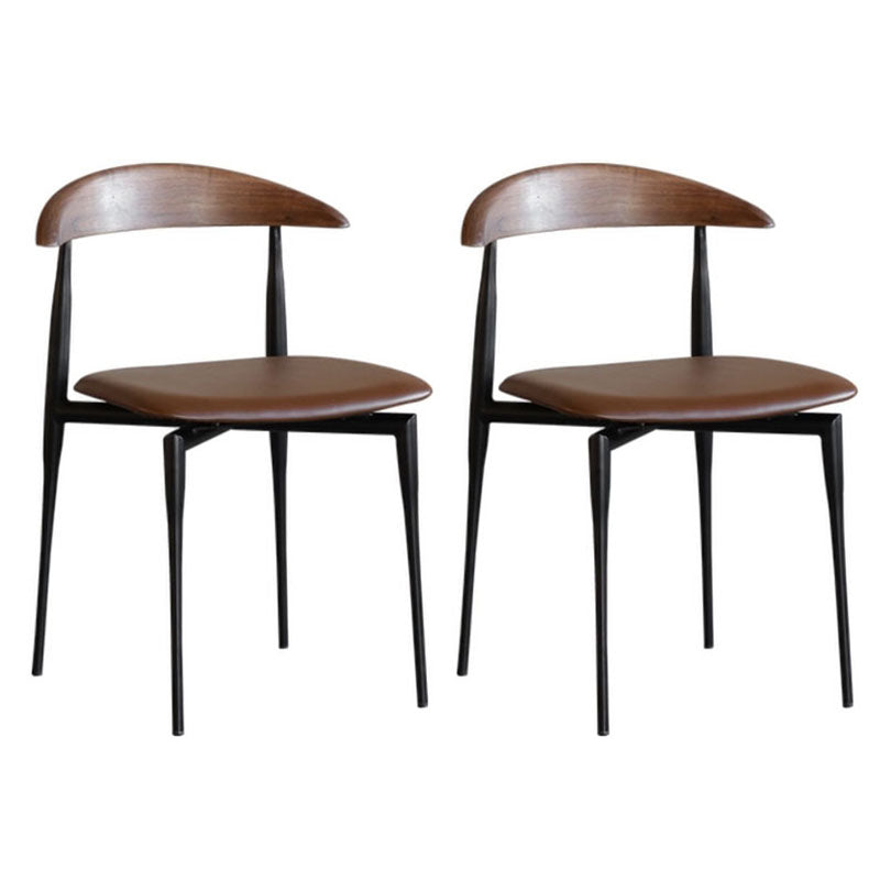 Silla lateral de comedor de cuero de estilo industrial con respaldo abierto