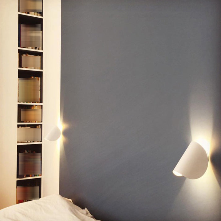 Unique Shade Metal Wall Sconce Modern Style Single Light Wall Mount Light