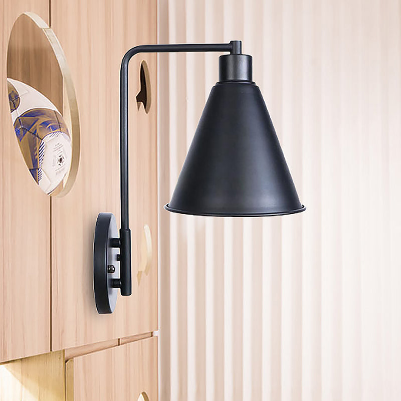 1 Glühbirne konische Wandleuchter Vintage -Stil Schwarz/Rost -Eisenwandmontagelampe mit Winkelarm für Bauernhaus