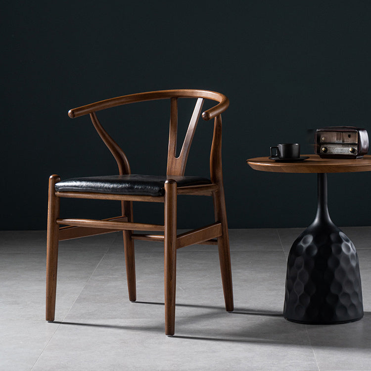Silla de comedor de madera moderna con acabado mate de Wishbone de haya