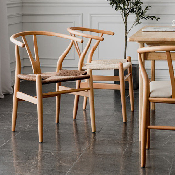 Silla de comedor de madera moderna con acabado mate de Wishbone de haya