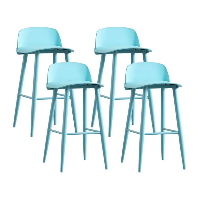 Sgabello da pranzo in plastica in plastica scandinava sgabello da bar sul retro posteriore