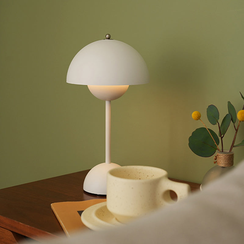 Nordic Style Metal Table Lamp Colorful Bud Shape Desk Lamp for Bedroom
