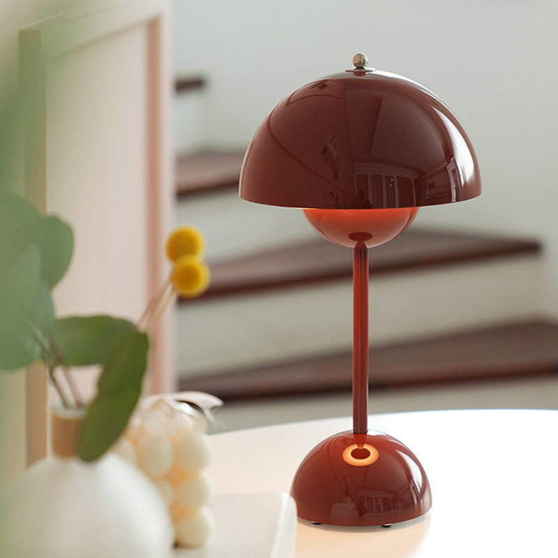 Nordic Style Metal Table Lamp Colorful Bud Shape Desk Lamp for Bedroom