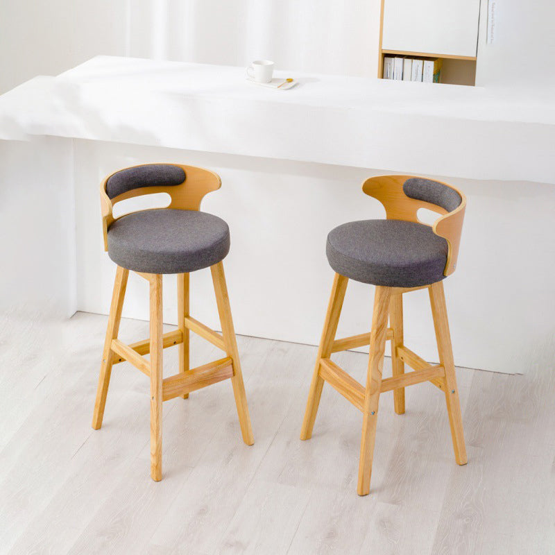 Skandinavischer Barhocker mit gepolsterter Fußstütze und niedriger Rückenlehne, Home Rubberwood-Hocker