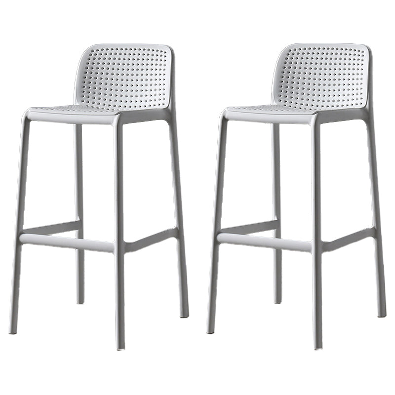 29,9 Zoll Plastik für zeitgenössische armlose Hocker Low Back Bar Hocker für das Restaurant