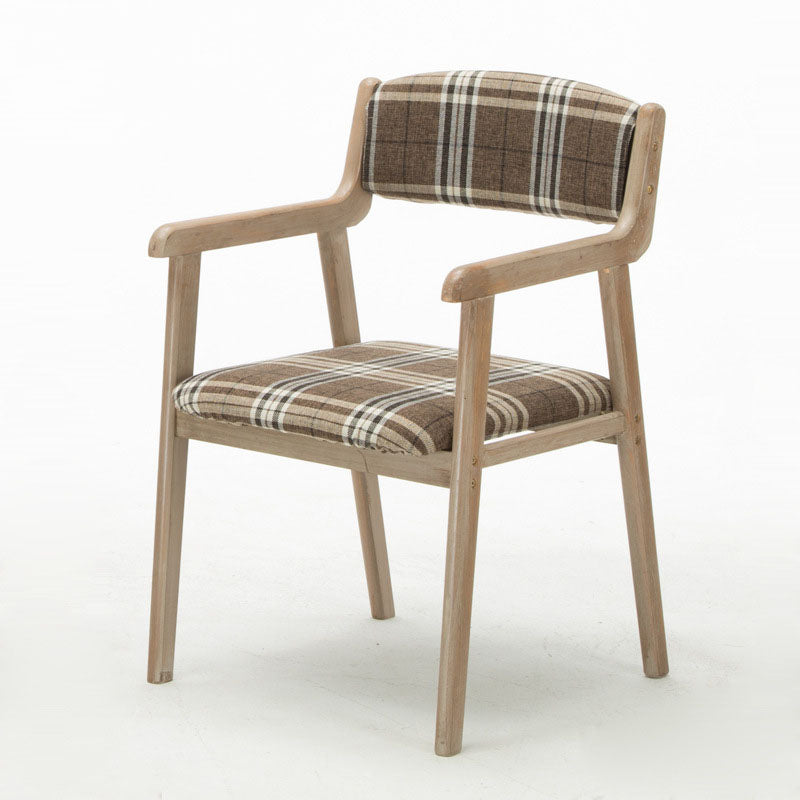 Silla de comedor tapizada de madera de caucho de granja con acabado mate abierto