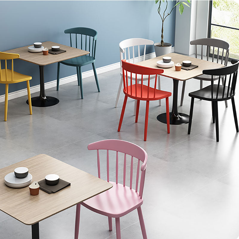 Silla lateral trasera Windsor colorida escandinava de plástico que cena la silla sin brazos