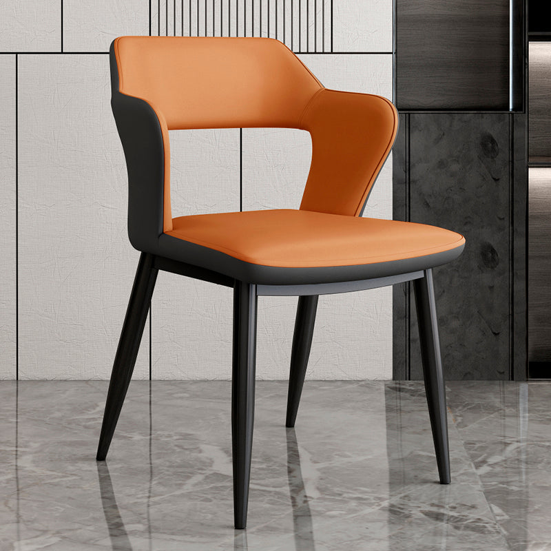 Bras arrière ouvert de style industriel dinant des chaises en cuir de Faux dinant des chaises