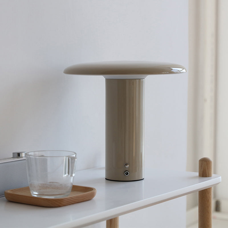 Cercle Table Light Style moderne Metal Night Table Lampe pour le chevet