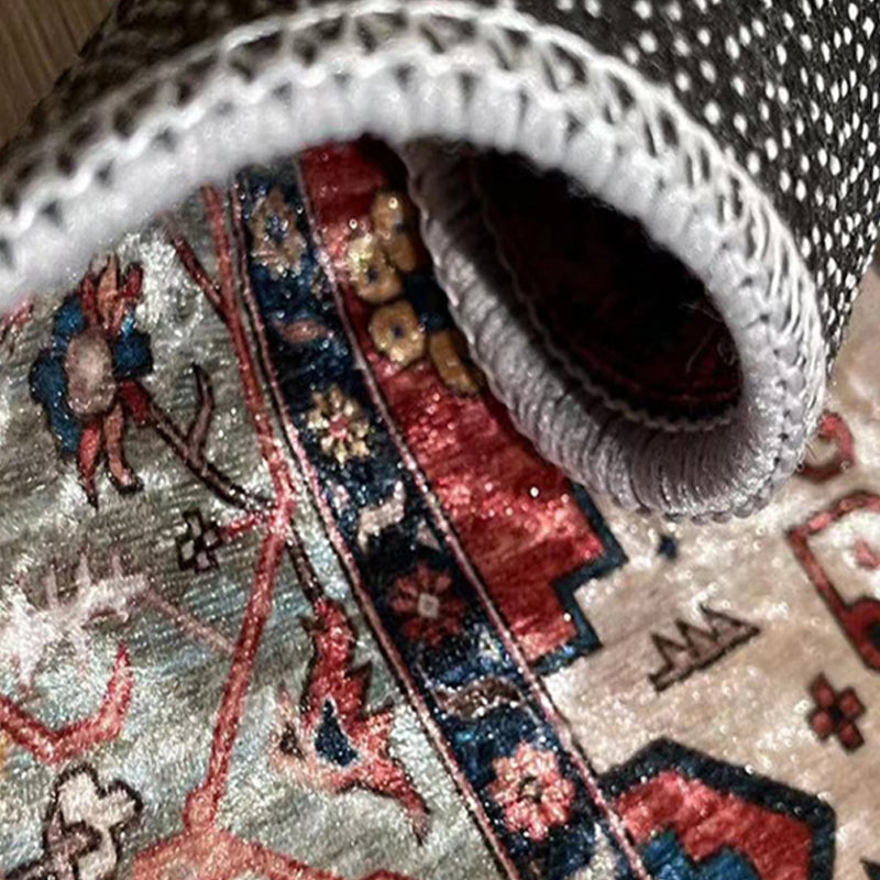 Wine Red Graphic Rug Polyester Retro Rug Stain Resistant Rug for Home Decor