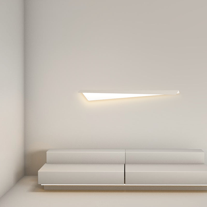 Metal Linear Shape Wall Light Modern Style 1-Light Wall Mounted Light Fixture in White
