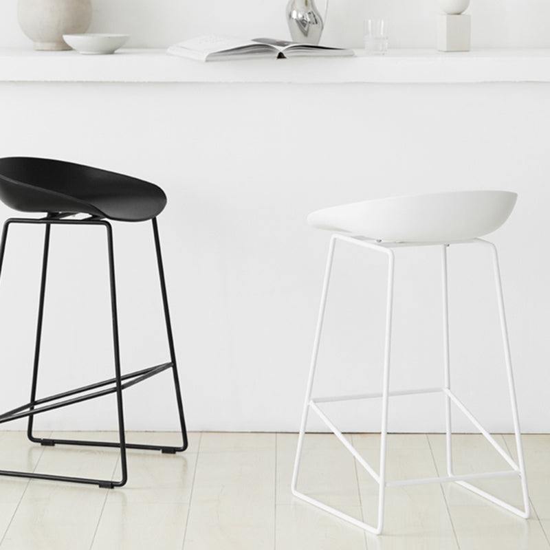 Scandinavian Style Bar-stool with Sled Legs Bucket Seat Counter Stool for Kitchen Bar