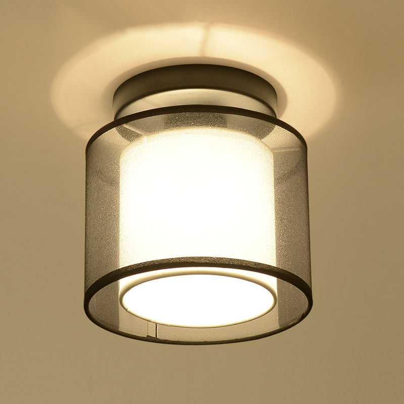 Traditionelle geometrische halbspüchen Deckenleuchte in der Nähe des Deckenlichts