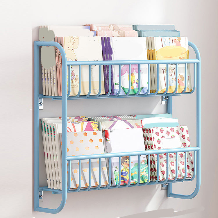 Libreria chiusa a parete montata in stile scandinavo per la sala da studio dell'ufficio