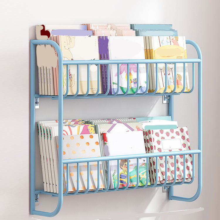 Libreria chiusa a parete montata in stile scandinavo per la sala da studio dell'ufficio