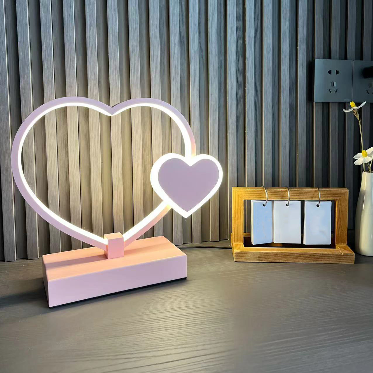 Romantic Heart Shaped Table Lamp Modern Metal Bedroom LED Night Light