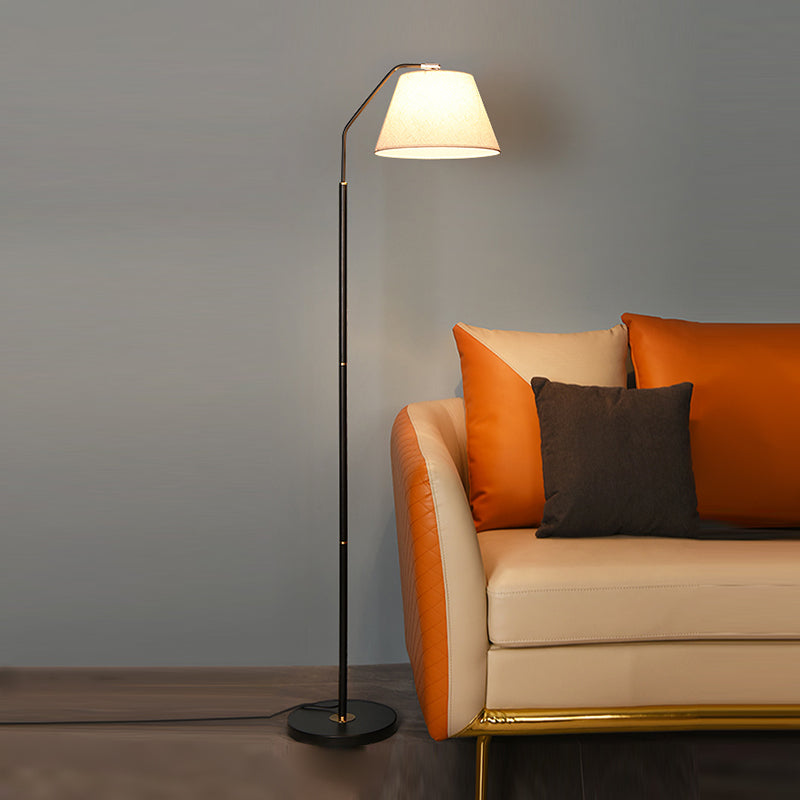 Lampada da pavimento contemporanea luce a pavimento colorata con tonalità in tessuto per camera da letto