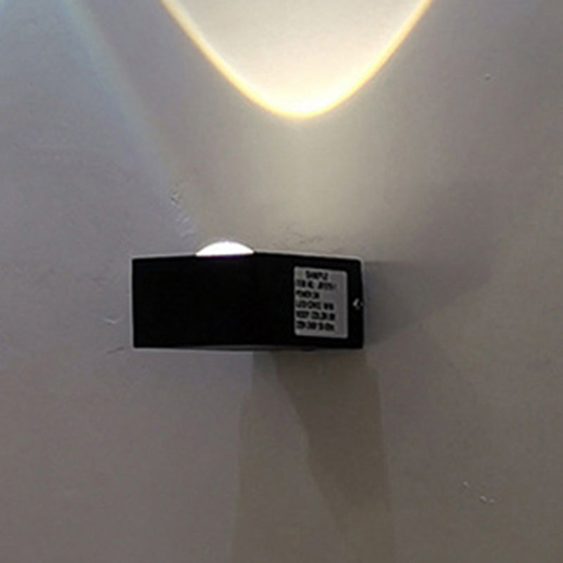 Tombra cuadrada de la pared de metal Maledina Multern Lights Luz de la pared en negro