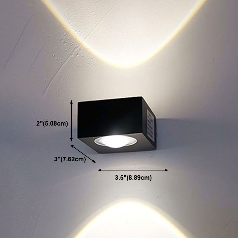 Tombra cuadrada de la pared de metal Maledina Multern Lights Luz de la pared en negro