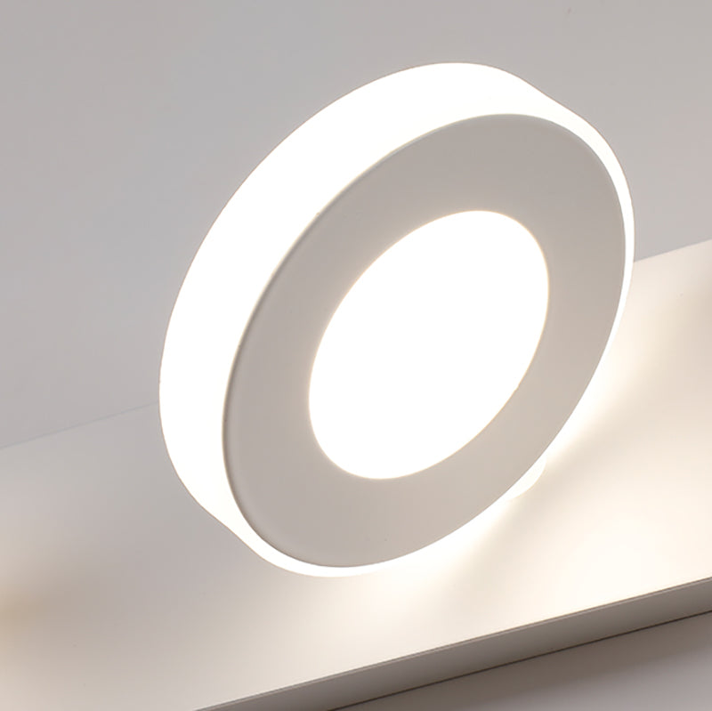 Postmodern Metal Vanity Light Strip White Multi Lights Mperror Light per il bagno