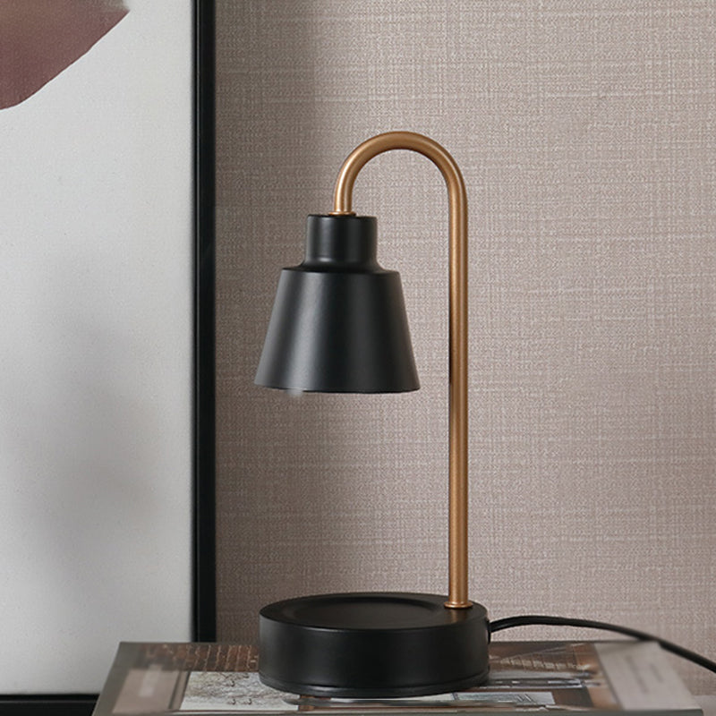Lampe de table en métal nordique simple aromathérapie fondant la lampe de bureau de cire pour chambre à coucher
