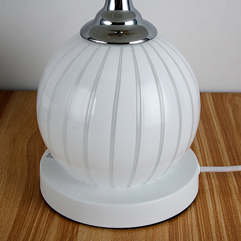 Lampes de table de nuit en dôme en verre de style moderne 1 lampe de table légère