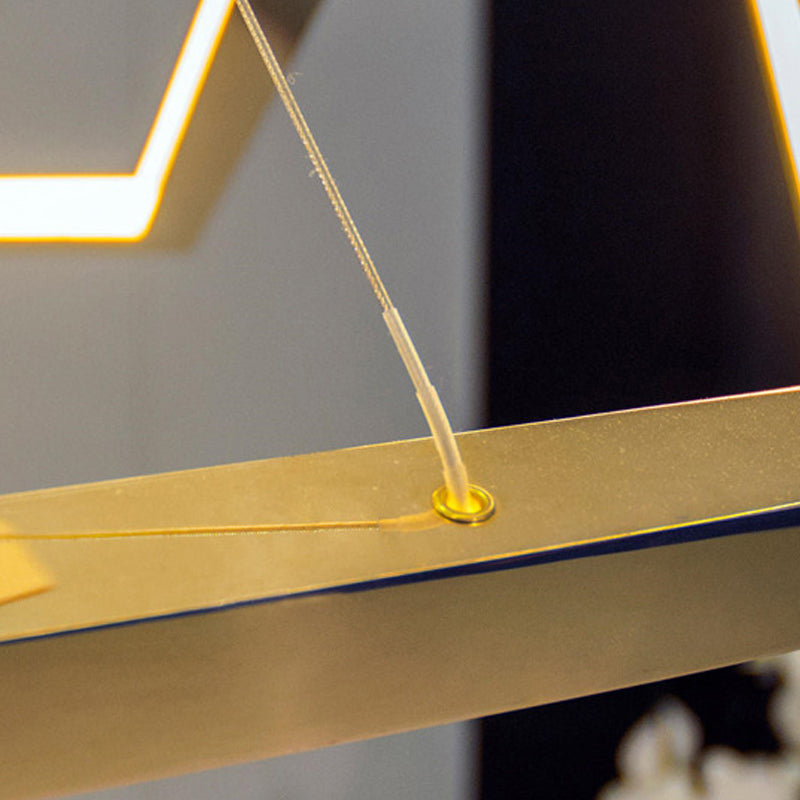 3 lumières Polygon Shade Hanging Light Modern Style Pendante Metal Pendante pour salle à manger