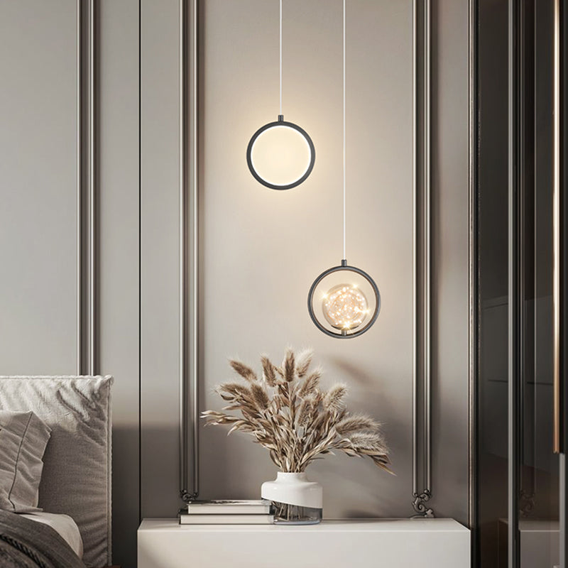 Kugelförmige Form des zeitgenössischen Stils Anhänger Lichter Metall 2 hängende Lampen