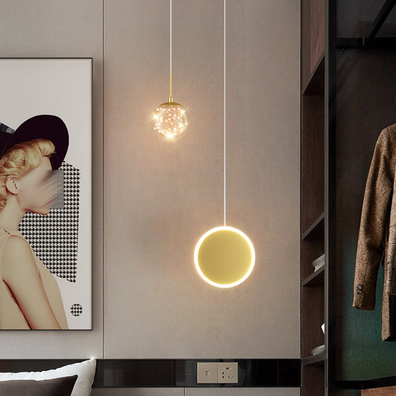 Kugelförmige Form des zeitgenössischen Stils Anhänger Lichter Metall 2 hängende Lampen