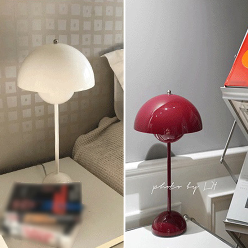 Nordic Style Metal Table Lampe Champignon Colorful Bulb Table Light pour la chambre
