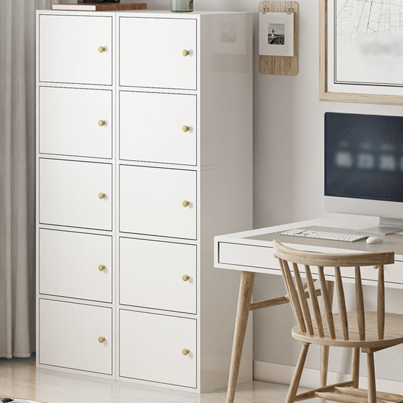 Contemporary Vertical Standard Bookcase Manufactured Wood Bookcase with Doors