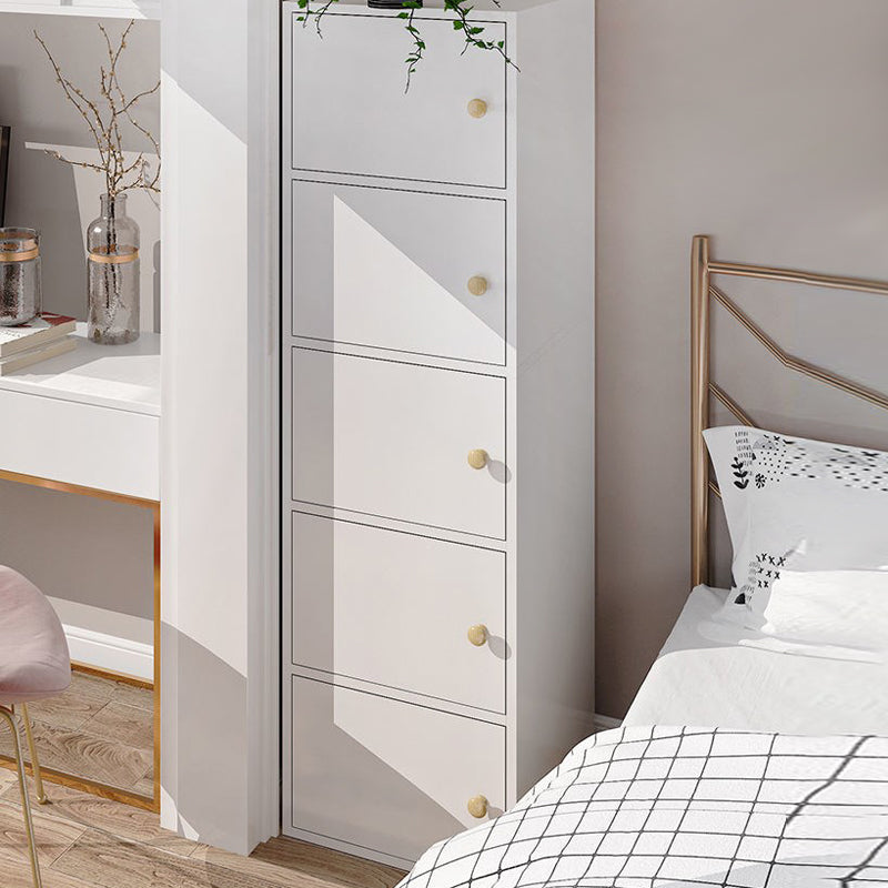 Contemporary Vertical Standard Bookcase Manufactured Wood Bookcase with Doors